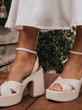 Dolce Vita Wessi Platform Heel